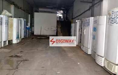 Imagem: O depósito possui 2 Vagas na garagem, 733m² de Área e está