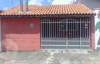 Imagem: A casa possui 2 Dormitórios, 1 Banheiro, 1 Vaga na garagem