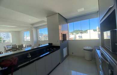 Imagem: O apartamento possui 2 Dormitórios, 2 Banheiros, 2 Vagas na