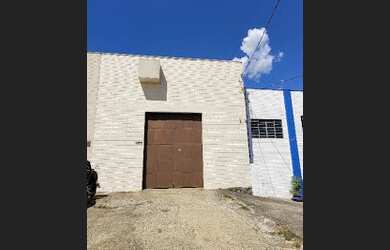 Imagem: O depósito possui 3 Vagas na garagem, 130m² de Área e está