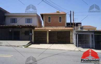 Imagem: A casa possui 3 Dormitórios, 4 Banheiros, 4 Vagas na garagem