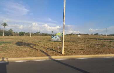 Imagem: O terreno possui 295m² de Área e Imóvel novo e está localizado