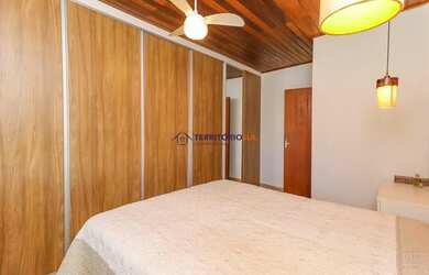 Imagem 5: Casa em Hípica. Piscina, Churrasqueira, VarandaeGuarda roupa