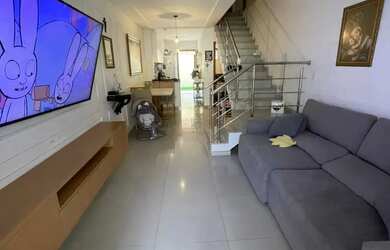 Imagem: A casa possui 2 Dormitórios, 2 Banheiros, 1 Vaga na garagem