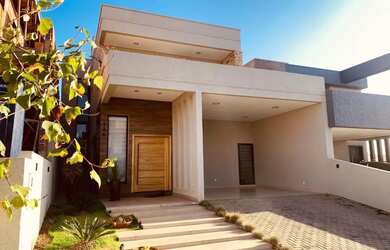 Imagem 1: Sobrado para Venda em Ponta Grossa, Colônia Dona Luiza, 3 dormitórios, 3 suítes, 5 banheir