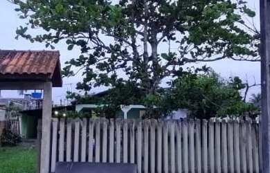 Imagem: A casa possui 3 Dormitórios, 3 Banheiros, 5 Vagas na garagem