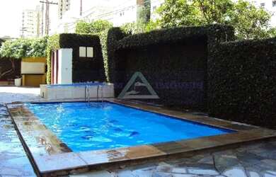 Imagem: O apartamento possui 3 Dormitórios, 1 Banheiro, 1 Vaga na garagem