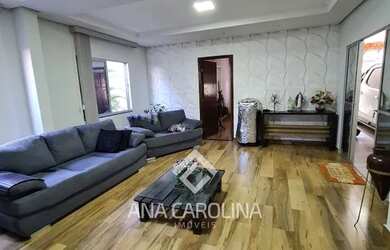 Imagem: A casa possui 4 Dormitórios, 2 Banheiros, 2 Vagas na garagem