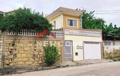 Imagem: A casa à venda possui 3 Dormitórios, 2 Banheiros, 1 Vaga na