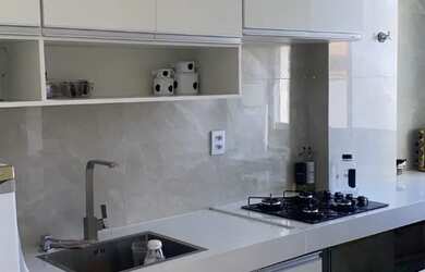 Imagem: O apartamento possui 2 Dormitórios, 1 Banheiro, 1 Vaga na garagem