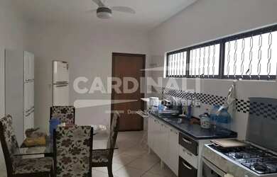 Imagem 6: Casa com ótima localização, acabamento de primeira qualidade, ao lado...