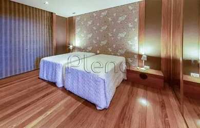 Imagem 16: Sobrado à venda e para locação com 5 suítes no Fazenda da Grama em...