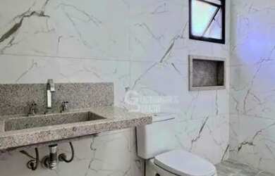 Imagem 15: Casa de Alto Padrão com 4 Suítes no Condomínio Portal do Paraíso II...