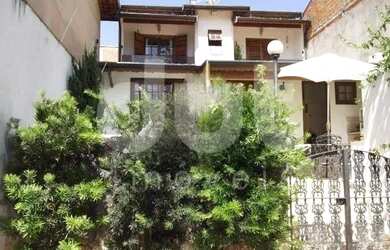 Imagem: A casa possui 3 Dormitórios, 5 Banheiros, 2 Vagas na garagem