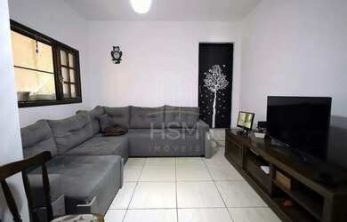 Imagem: A casa possui 5 Dormitórios, 3 Banheiros, 2 Vagas na garagem