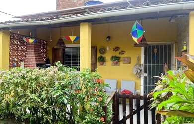 Imagem: A casa em condomínio possui 3 Dormitórios, 2 Banheiros, 5