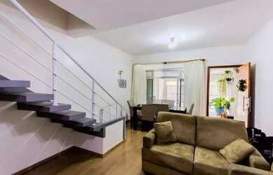 Imagem: A casa possui 2 Dormitórios, 2 Banheiros, 1 Vaga na garagem