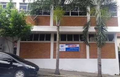 Imagem: A casa possui 1 Dormitório, 3 Banheiros, 1 Vaga na garagem