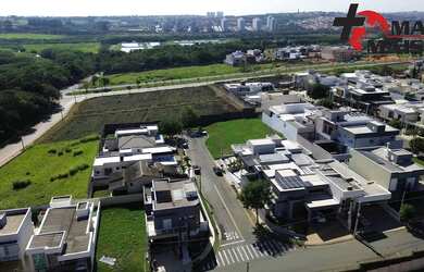 Imagem: O terreno possui 313m² de Área, Imóvel novo e está localizado