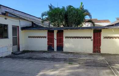 Imagem: A casa possui 3 Dormitórios, 3 Banheiros, 5 Vagas na garagem