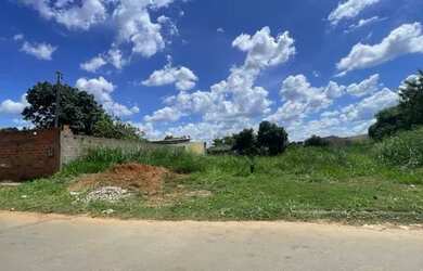 Imagem: O terreno possui 375m² de Área e está localizado em Parque