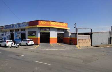 Imagem: O depósito possui 5 Vagas na garagem e 750m² de Área e está