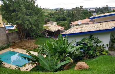 Imagem: A casa em condomínio possui 3 Dormitórios, 4 Banheiros, 2