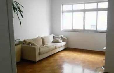 Imagem: O apartamento possui 3 Dormitórios, 1 Banheiro, 1 Vaga na garagem