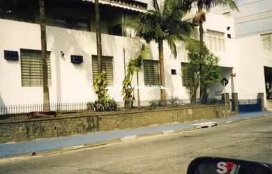 Imagem: O depósito possui 5 Vagas na garagem, 1.400m² de Área e