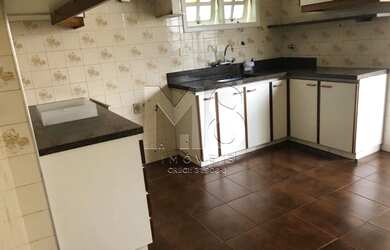 Imagem: A casa possui 3 Dormitórios, 3 Banheiros, 200m² de Área e