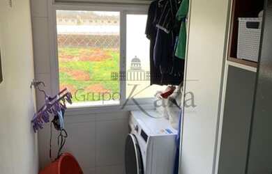 Imagem: O apartamento possui 3 Dormitórios, 2 Banheiros, 2 Vagas na