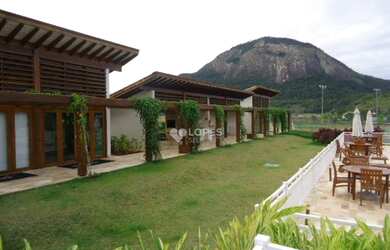 Imagem: A casa em condomínio possui 3 Dormitórios, 3 Banheiros, 4