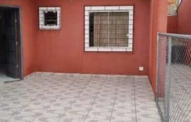 Imagem: A casa possui 2 Dormitórios, 1 Banheiro e está localizado