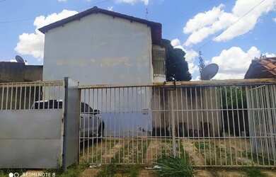 Imagem: A casa em condomínio possui 2 Dormitórios, 2 Banheiros, 1