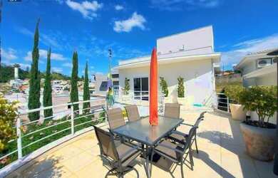 Imagem: A casa em condomínio possui 3 Dormitórios, 4 Banheiros, 4