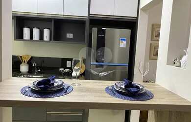 Imagem: O apartamento possui 2 Dormitórios, 1 Banheiro, 2 Vagas na