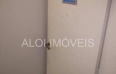 Imagem: O depósito possui 5 Vagas na garagem e 480m² de Área e está