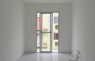 Imagem: O apartamento possui 3 Dormitórios, 1 Banheiro, 1 Vaga na garagem