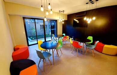 Imagem: O apartamento possui 1 Dormitório, 2 Banheiros, 1 Vaga na garagem