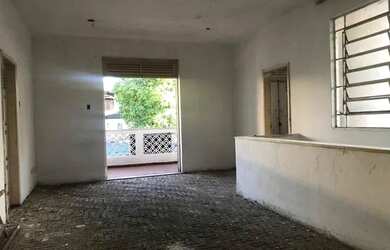 Imagem: A casa possui 3 Dormitórios, 3 Banheiros, 180m² de Área e