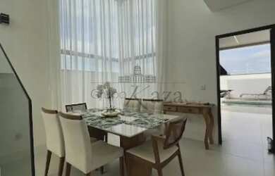 Imagem: A casa em condomínio possui 3 Dormitórios, 4 Banheiros, 2