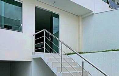 Imagem: A casa à venda possui 3 Dormitórios, 4 Banheiros, 2 Vagas