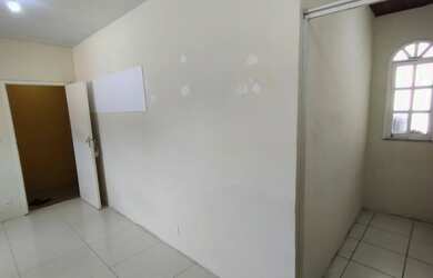 Imagem 9: ITAPUÃ! ALUGO EXCELENTE SALA COMERCIAL NA AVENIDA DORIVAL CAYMMI R$ 900,00 INCLUSO IPTU E