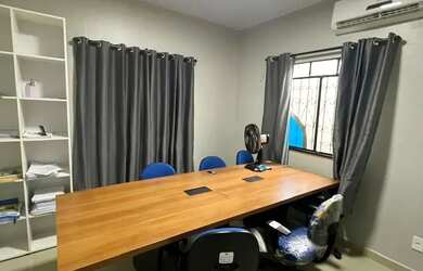 Imagem: A casa possui 2 Dormitórios, 2 Banheiros, 1 Vaga na garagem