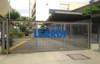 Imagem: O depósito possui 5 Vagas na garagem, 10.300m² de Área e