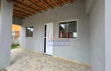 Imagem: A casa possui 2 Dormitórios, 2 Banheiros, 1 Vaga na garagem