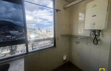 Imagem 8: Apartamento a Venda de 2 dormitórios 1 Suíte Andar Alto - Bairro Centro...