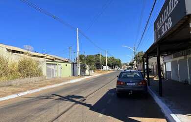 Imagem: O terreno à venda possui e está localizado em Caldas do Oeste