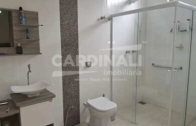 Imagem 14: Casa com ótima localização, acabamento de primeira qualidade, ao lado...