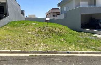 Imagem: O terreno possui 300m² de Área e está localizado em Jardins